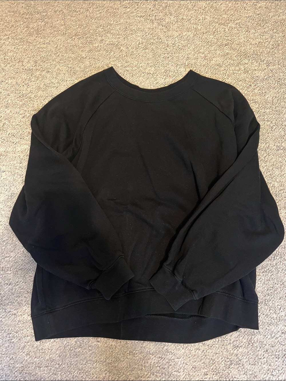 GAP Women’s Black Crewneck Sweatshirt